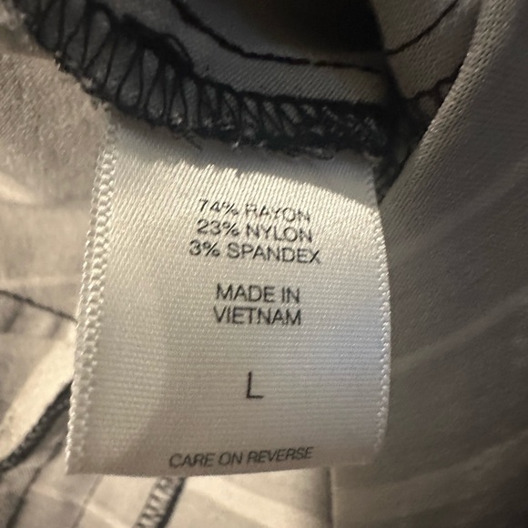 New York & Company Pull On Capri Pant - Picture 4 of 4